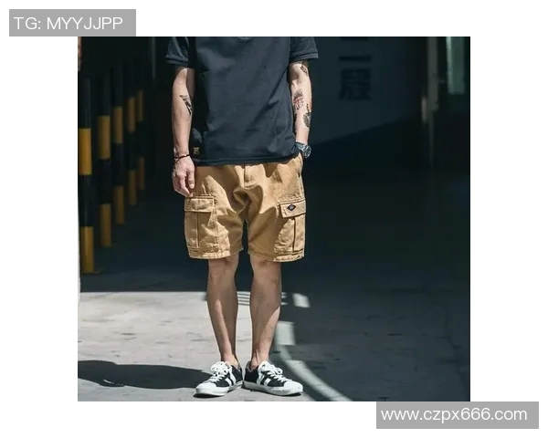 时尚与运动结合足球明星图案拖鞋让你在夏日尽显个性与活力